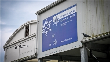 Mehr als 100 Jahre wurde an der Oststraße 3 in Bremerhaven Eis produziert. 2015 wurde die Produktion in das neue Eiswerk an der Kühlhausstraße verlagert. Seitdem stand das alte Eiswerk leer.