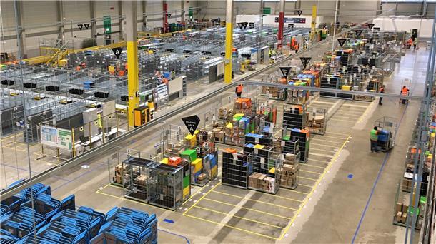 Blick in das Verteilzentrum von Amazon in Bremerhaven.