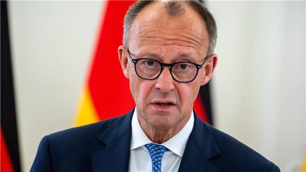 Merz: Humanitäre Hilfe muss endlich zu den Menschen in Gaza „Mehr als besorgt“ sei die Bundesregierung angesichts der Ausweitung des israelischen Militäreinsatzes und vielen hungernden Menschen im Gazastreifen.