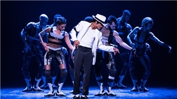 Mehr als eine Millionen Menschen haben das Michael Jackson Musical am Broadway schon gesehen. Ab Dezember läuft das Stück in Hamburg.