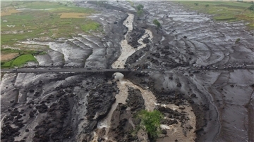 Mehrere Distrikte in der Provinz West-Sumatra sind von dem Unwetter betroffen.