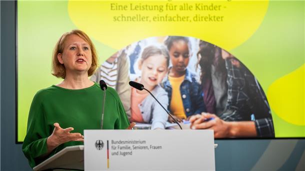 FDP: Paus soll Kindergrundsicherungspläne überarbeiten Mehrere FDP-Politiker hatten bereits ihren Unmut über Lisa Paus‘ Gesetzentwurf geäußert.