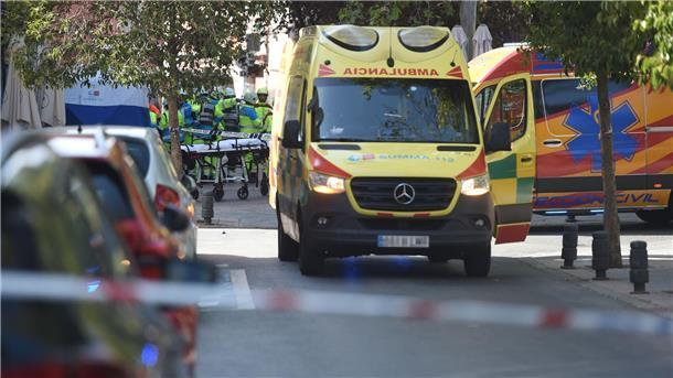 25 Verletzte bei Explosion in Madrid Mehrere Menschen wurden bei einer nach ersten Erkenntnissen durch eine Explosion in einem Wohn- und Geschäftshaus in Madrid zum Teil schwer verletzt. Nach ersten Erkenntnissen handelte es sich um eine Gasexplosion.