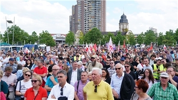 Mehrere Tausend Teilnehmer gingen in Mannheim gegen eine Demonstration der AfD auf die Straße.