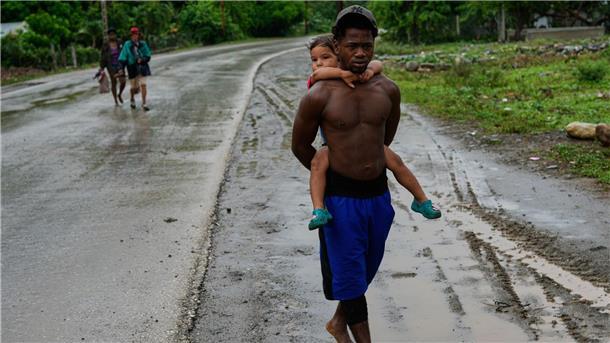 „Unter Wasser“: Schwere Schäden auf Jamaika nach Hurrikan „Melissa“ dürfte auch Kuba noch als starker Hurrikan erreichen.