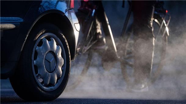 Dieselskandal: Teilerfolg im Prozess gegen Mercedes Mercedes muss sich seit Jahren mit Abgas-Vorwürfen auseinandersetzen.