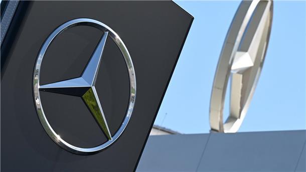 Mercedes verwirft ursprünglichen Plan zur Elektro-Offensive Mercedes will bis in die 2030er-Jahre hinein sowohl Elektroantriebe als auch Verbrenner produzieren.