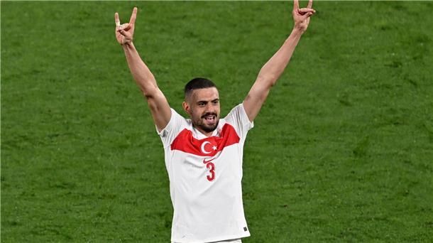 Merih Demiral wurde für das Zeigen des Wolfsgrußes von der UEFA für zwei Spiele gesperrt.