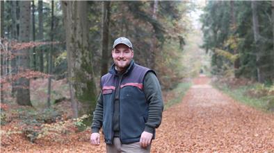 Merlin Reuter ist Förster und seit 2020 Revierleiter im Hepstedter Ummel.