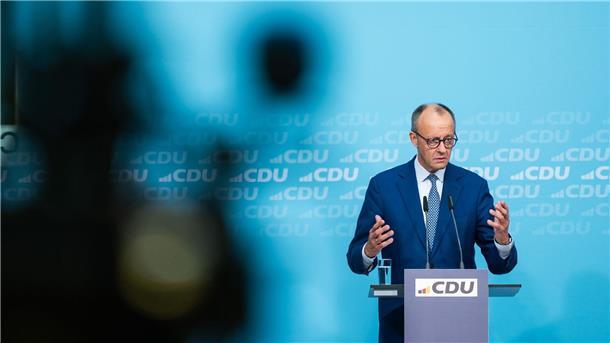 Töchter-Demos gegen Merz - Kanzler hält alles für geklärt Merz hatte die Debatte in der vergangenen Woche mit einer Äußerung ausgelöst.