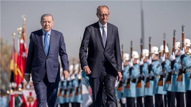 Erdogan und Merz geraten über Gaza-Krieg aneinander Merz will die Partnerschaft mit der Türkei stärken.