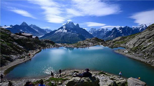 Forscher registrieren Temperaturrekorde in den Alpen Meterologen haben in diesem Jahr den wärmsten September in den Alpen seit Beginn der Aufzeichnungen registriert.