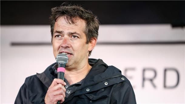 Anklage gegen „Querdenken“-Initiator Ballweg erhoben Michael Ballweg, Initiator von „Querdenken“, auf dem Cannstatter Wasen bei einer Protestkundgebung seiner Initiative im Mai 2020.