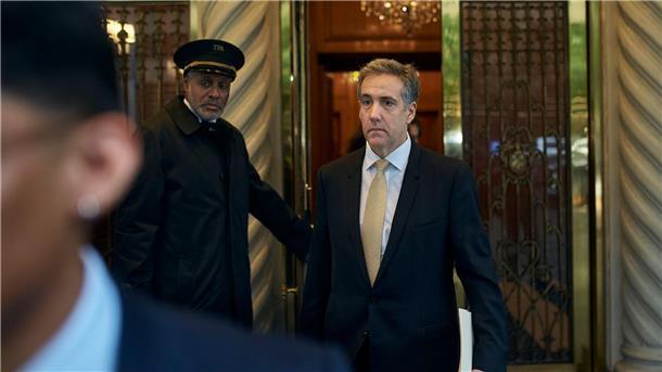 Michael Cohen (r) gilt wegen vieler öffentlicher Lügen in der Vergangenheit als problematischer Kronzeuge.