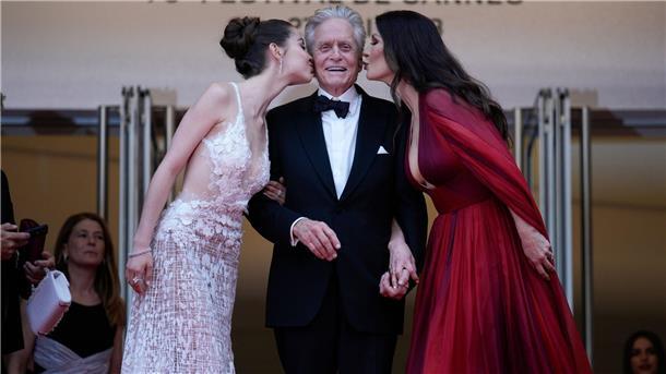 Michael Douglas bringt seine Frau und Kinder, hier Tochter Caris (links), häufig zu Events mit. (Archivbild) 