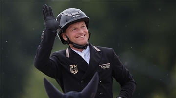 Michael Jung und Chipmunk zeigen eine starke Dressur.