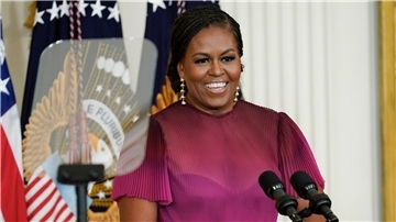 Michelle Obama, ehemalige First Lady der USA, spricht während einer Zeremonie im East Room des Weißen Hauses.