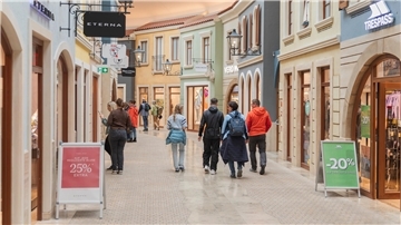 Mieterwechsel im Outlet Bremerhaven: Ein Geschäft geht, ein anderes kommt. Der neue Laden ist besonders für Familien interessant.