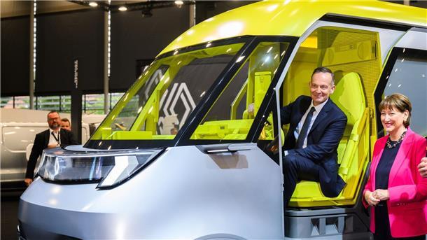 Wissing gibt Nutzfahrzeugindustrie Rückendeckung Minister Wissing unterstützt VDA-Chefin Müller im Ringen um die CO2-Ziele.