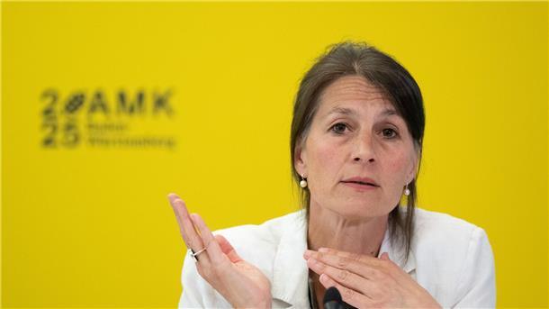 Ministerin Staudte will Spekulationen mit ländlichem Grund und Boden entgegenwirken. (Archivbild)