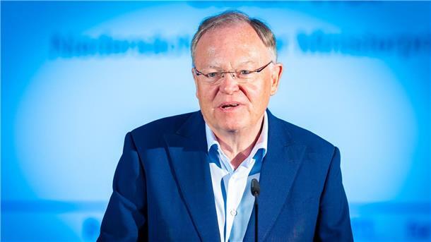 Weil gegen Steuerbonus-Pläne für ausländische Fachkräfte Ministerpräsident Weil sieht den geplanten Steuerbonus für ausländische Fachkräfte kritisch. (Archvibild)