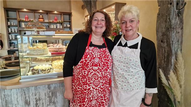Mirja Schwuchow und Iris Knitt betreiben zusammen das Café Golzwarder Deel.