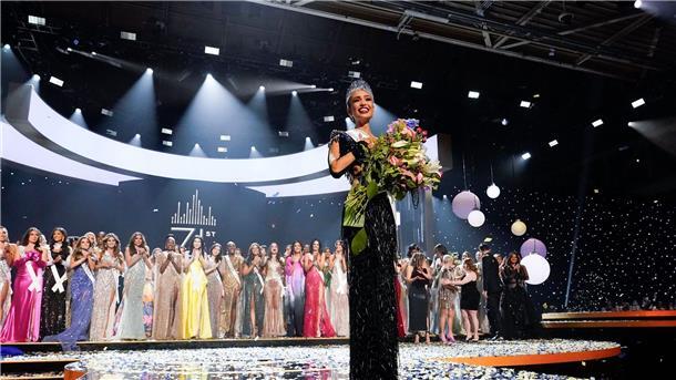 US-Amerikanerin zur neuen „Miss Universe“ gekrönt Miss USA R’Bonney Gabriel betritt die Bühne nach ihrer Krönung zur Miss Universe.