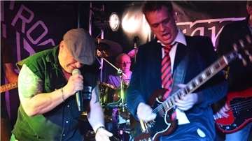 Band "Hells Balls" auf der Bühne