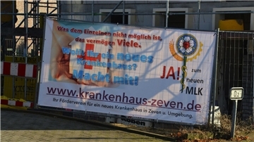 Mit Bannern wie diesem an der Ecke Godenstedter Straße/Hohe Luft will der Förderverein für Aufmerksamkeit sorgen und um Unterstützer werben.