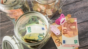 Mit Beginn des neuen Jahres sind die Beträge bei Kindergeld und Kinderzuschlag gestiegen.