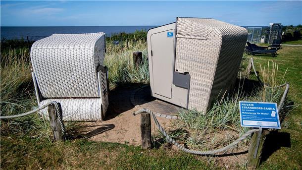 Schwitzen in der Strandkorbsauna Mit Blick aufs Wattenmeer: Die Strandkorbsauna in Cuxhaven.