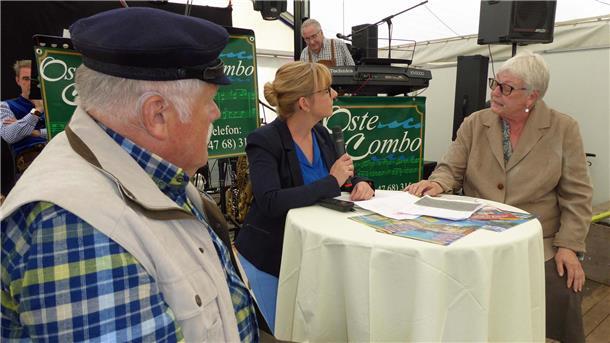 Mit dem plattdeutschen Sketch „Dat Droomschipp“ begeisterten Heiner und Gerhild Wenzlaff sowie deren Tochter Heike Biller die Zuschauer beim Hagener Herbstmarkt.