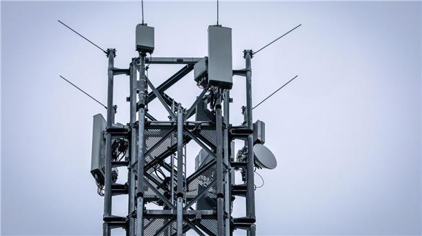 Bund peilt flächendeckende Handynetze an Mit der Deutschen Telekom, O2 Telefónica und Vodafone gibt es drei etablierte Netzbetreiber und mit 1&1 seit kurzem auch eine Nummer vier.