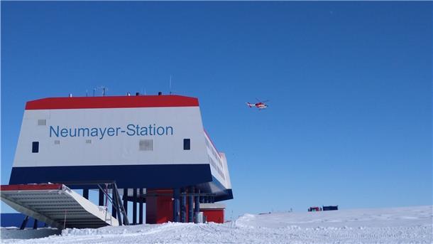 Mit der „Polarstern“ ist Philipp Schütt in die Antarktis gefahren und hat die Versorgung für die Neumayer-Station entladen.