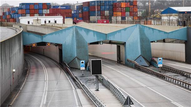Mit einem Festakt hat die Autobahn GmbH des Bundes den 50. Jahrestag der Inbetriebnahme des Elbtunnels gefeiert.