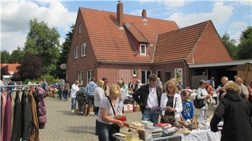 Mit einem Flohmarkt ist das Cultimo in Kuhstedtermoor am Sonntag in die neue Saison gestartet.