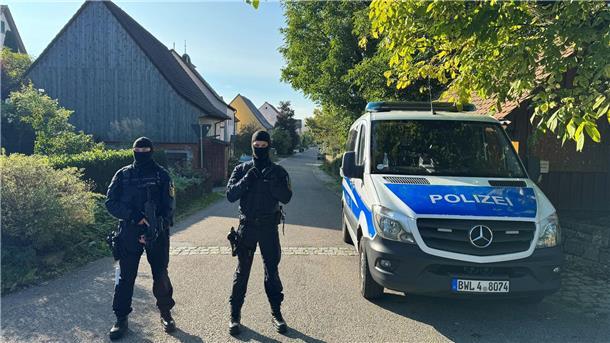 Mit einem Großeinsatz hat die Polizei unter anderem in Kupferzell das Verbot der rechtsextremistischen Vereinigung durchgesetzt.