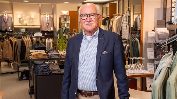 Ganz schön voll beim Bremerhavener Bürgerbummel Mit einem verkaufsoffenen Sonntag geht der Bürgerbummel in die zweite Runde am Wochenende. Claus von der Heide hat auch geöffnet.