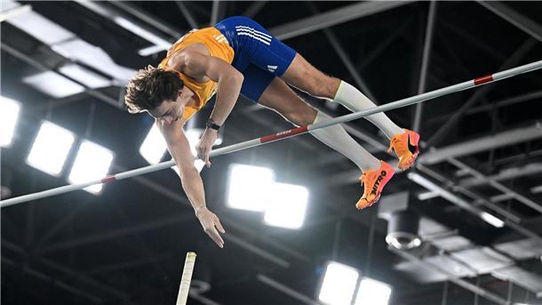 Mehr als 100 Mal über 6 Meter: Duplantis Hallen-Weltmeister Mit einer magischen Marke zum Titel: Armand Duplantis aus Schweden.
