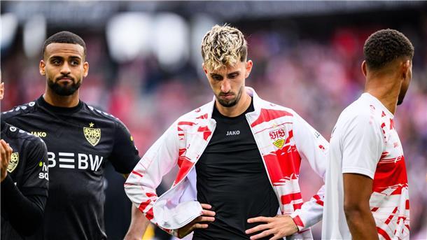 „Einfach zu wenig“ - VfB verlässt Freiburg mit Frust Mit Frust verabschieden sich die Stuttgarter um Kapitän Atakan Karazor (r) aus Freiburg.