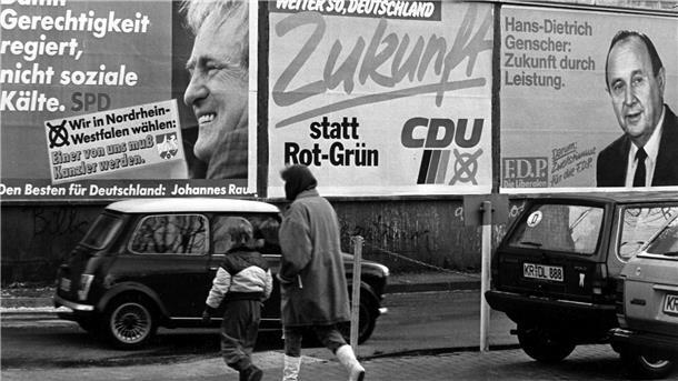 Das große Bundes-Bibbern Mit Mantel und Winterstiefeln: Der Bundestagswahlkampf von 1987 fand im Winter statt (Archivbild).