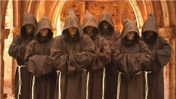 Mit mystischen Klängen verzaubern die acht Sänger der Gruppe The Gregorian Voices ihr Publikum.