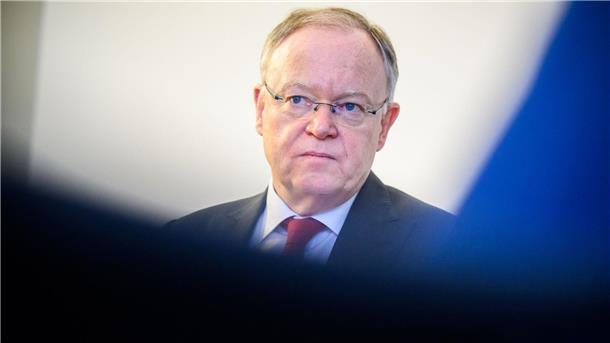 Stephan Weil würdigt Franziskus: „Klare Haltung für Frieden“ „Mit Papst Franziskus verliert die Welt einen außergewöhnlichen Menschen“, sagt Niedersachsens Ministerpräsident Stephan Weil (SPD). (Archivbild)