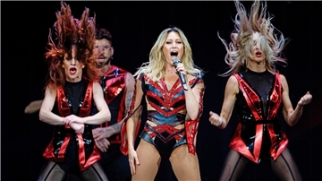 Mit Sicherheit ein Höhepunkt im Weihnachtsprogramm: Helene Fischer sorgt am ersten Weihnachtsfeiertag mit ihrer Show für Spektakel.