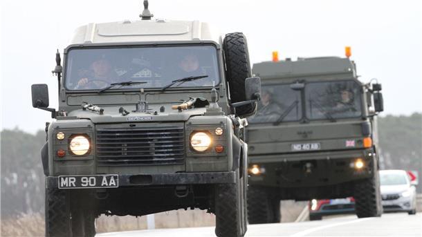 Mit solchen Fahrzeugen vom britischen Militär muss im September auf den Straßen Niedersachsens und NRW gerechnete werden. (Handoutfoto)