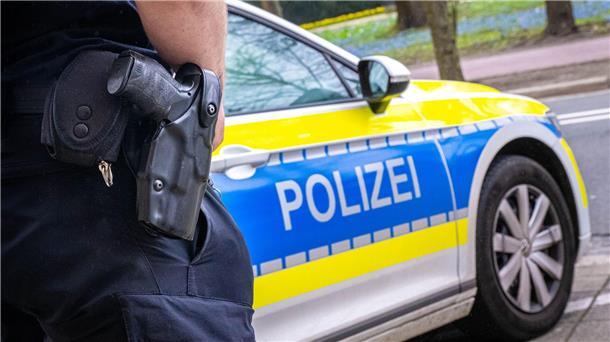 Drogen und Waffen bei Kontrolle in Bremen sichergestellt Mit umfassenden Kontrollen möchte die Polizei in Bremen gegen Drogen- und Straßenkriminalität vorgehen. (Symbolbild)