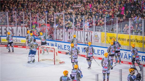 Mit viel Applaus wurden die Spieler der Fischtown Pinguins von den Fans verabschiedet.