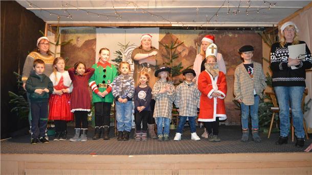 Die Kinder aus Büttel und Umgebung führten im Oldenburger Hof Theaterstücke auf