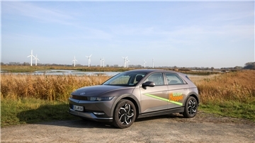 Mit vier E-Autos des Typs Hyundai IONIQ 5 hat der Verein WurtenHopper in der Gemeinde Wurster Nordseeküste im vergangenen Jahr sein Carsharing-Angebot gestartet.