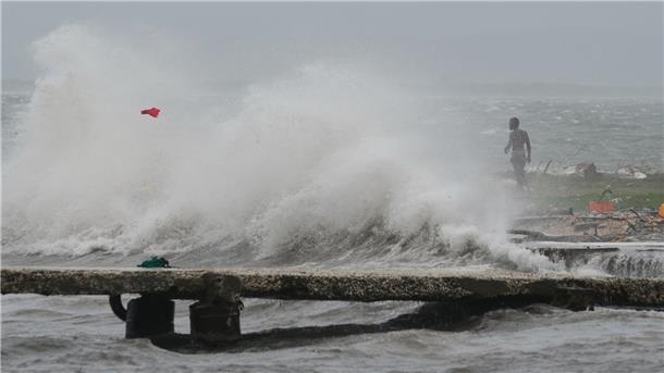 „Unter Wasser“: Schwere Schäden auf Jamaika nach Hurrikan Mit voller Kraft trifft „Melissa“ auf die Küste Jamaikas.